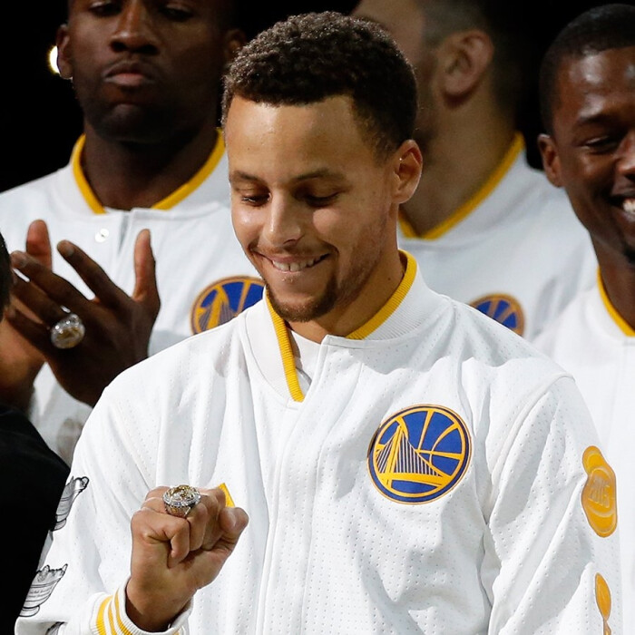 球员形成良 球员形成良