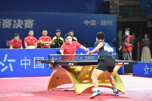 出生于乌兹 出生于乌兹